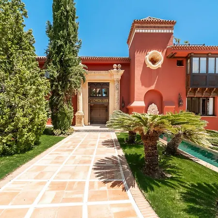 About Ronda Villa